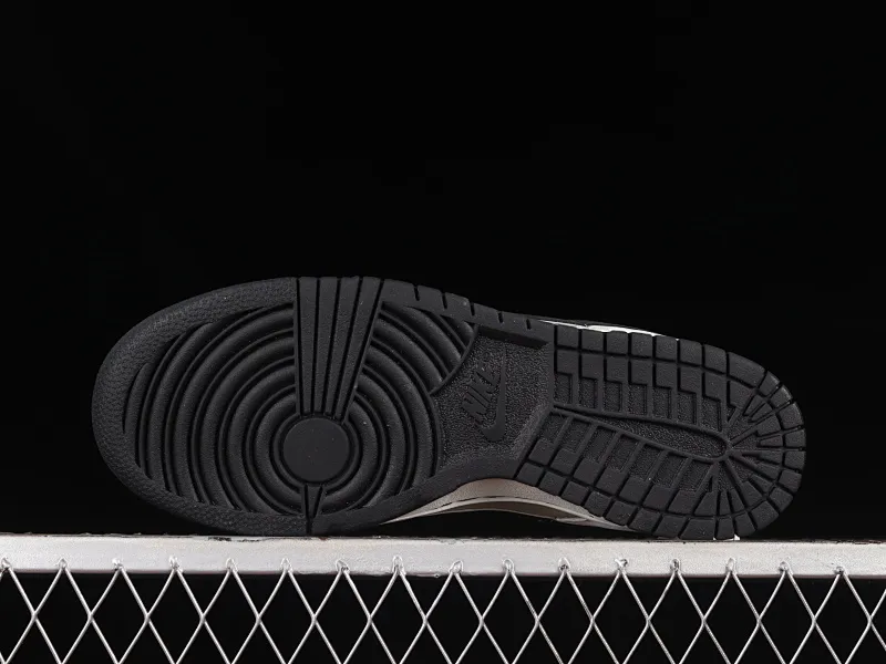 All Categories Nk SB Dunk Series Nk SB Dunk Low Low-top sneakers Otomo Katsuhiro x Nk SB Dunk Low "Steamboy OST" Otomo Katsuhiro co-branded SB low-top sports and leisure sneakers LF0039-037